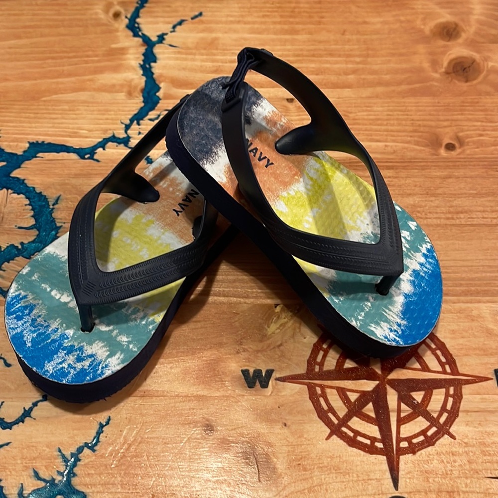 Old Navy Flip Flops Size 6 Toddler